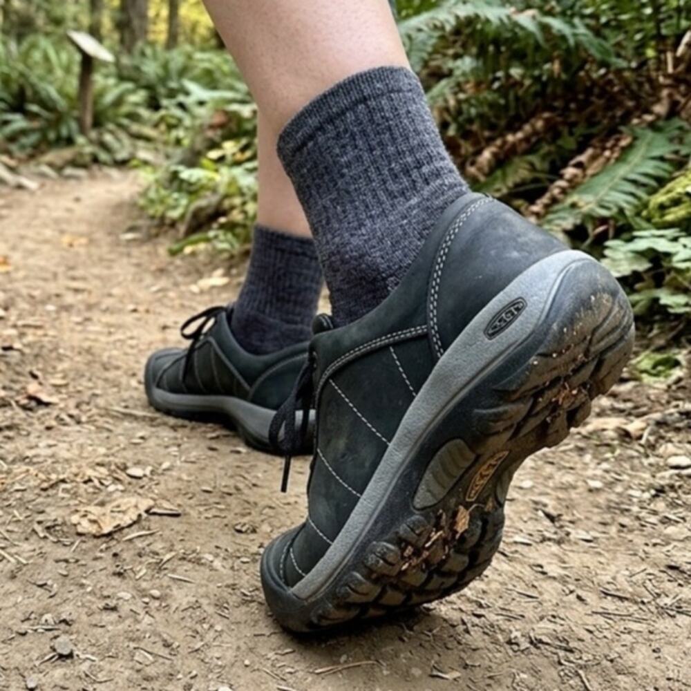 KEEN Presidio Womens Leather Walking Shoes Black Magnet 1011400 Size 8 Excellent